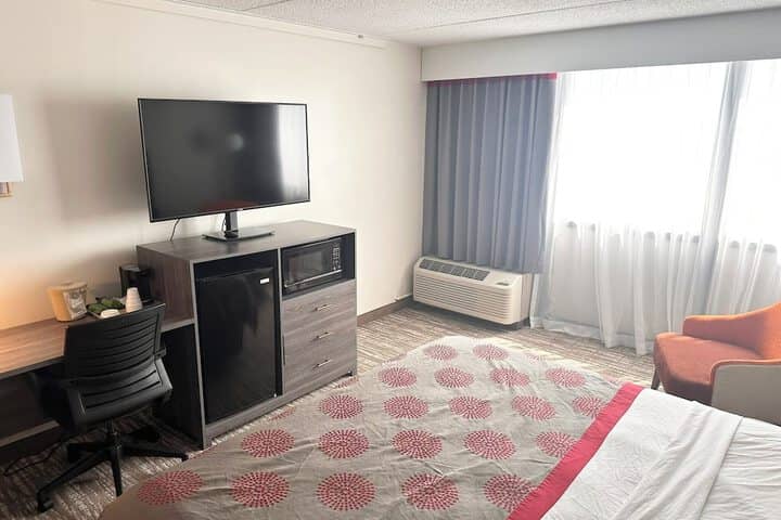 Room 27 of 42