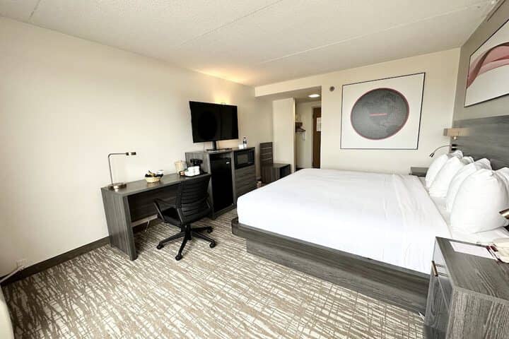 Room 8 of 42