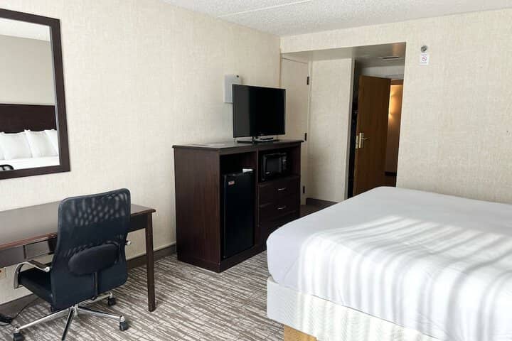 Room 16 of 42