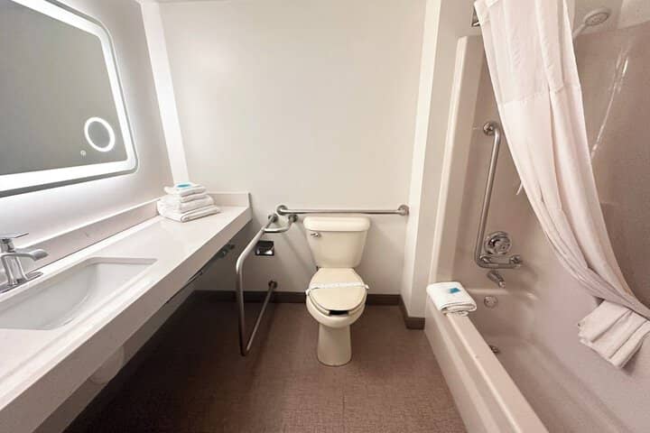 Room 34 of 42