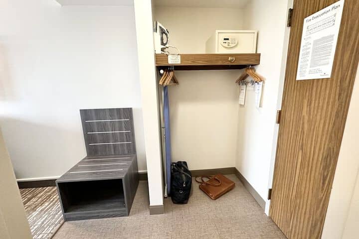 Room 7 of 42