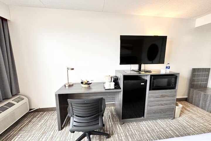 Room 6 of 42